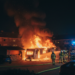 Felle nachtelijke brand verwoest camper en vrachtwagen in Valkenswaard