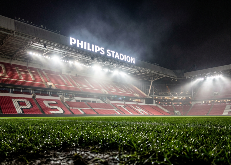 PSV mengt zich in transferstrijd om Nijstad, Ajax kijkt machteloos toe PSV mengt zich in transferstrijd om Nijstad, Ajax kijkt machteloos toe