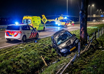 Bestuurder zwaargewond na zware crash op A58 richting Eindhoven