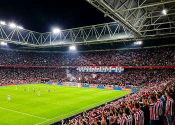 Laatste 350 tickets voor play-off kraker tegen Almere, lokaal jeugdtalent kiest voor FC Eindhoven
