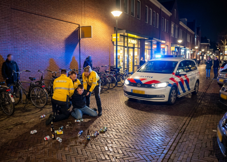 Alert supermarktpersoneel rekent vluchtende winkeldief in